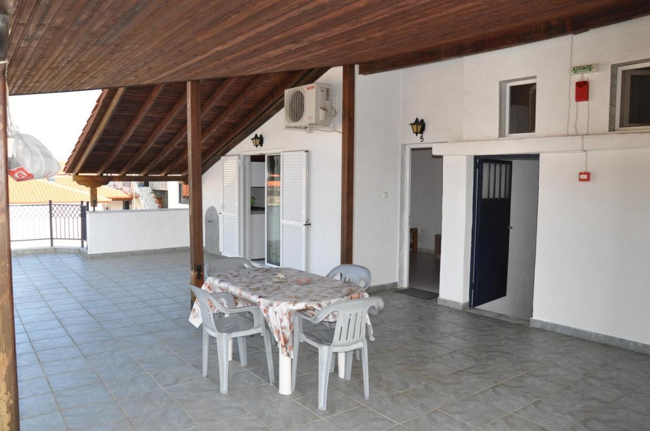 Apartments Stavroula Ηospitality Vrasna Rum bild