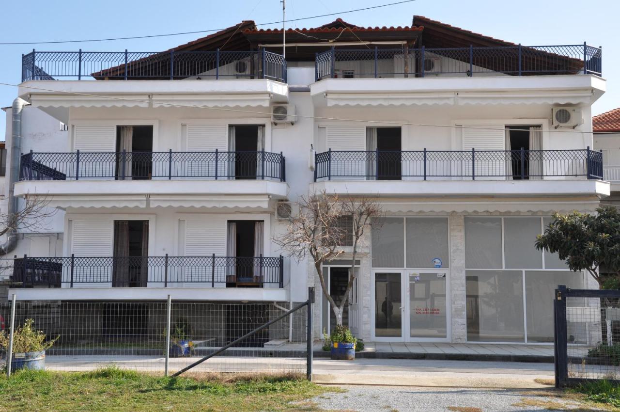 Apartments Stavroula Ηospitality Vrasna Rum bild