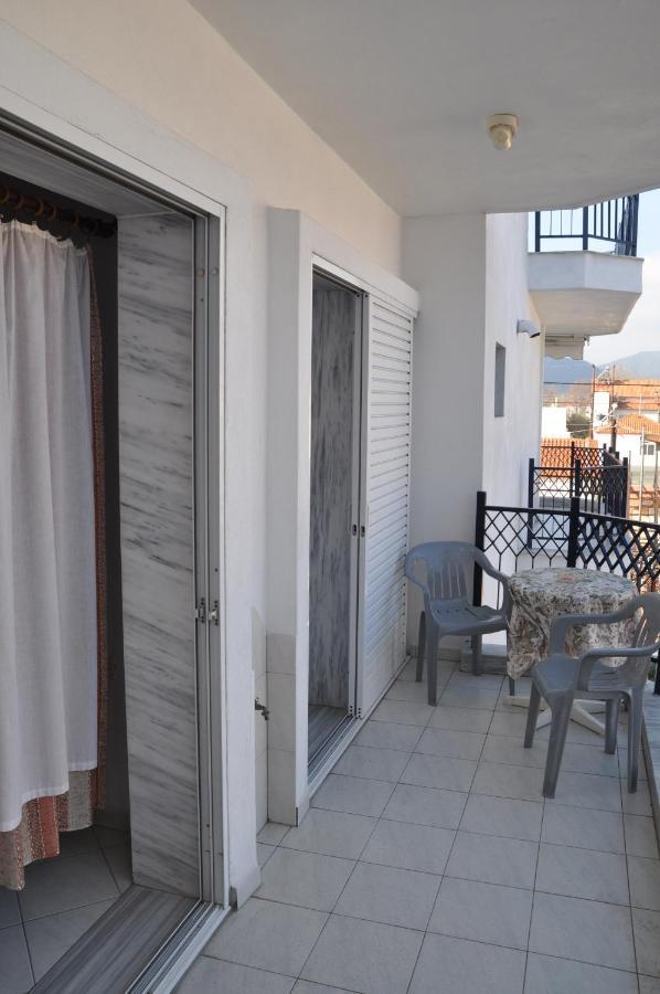 Apartments Stavroula Ηospitality Vrasna Rum bild